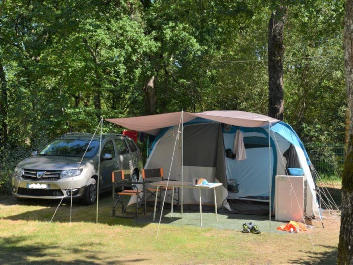 Forfait Confort (1 Tente, Caravane Ou Camping-Car / 1 Voiture / Électricité 15A)