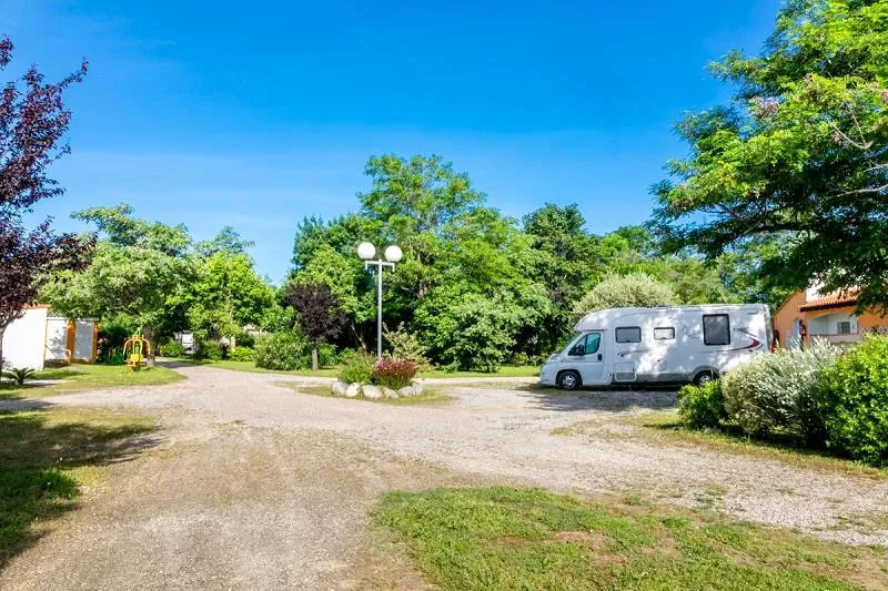 Forfait Confort (1 Emplacement, 2 Personnes, Électricité 10A)