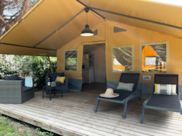 Location - Safari Lodge 37 M2 (Sans Sanitaires), 2 Chambres, Terrasse Couverte - Flower Camping Le Mas de Mourgues