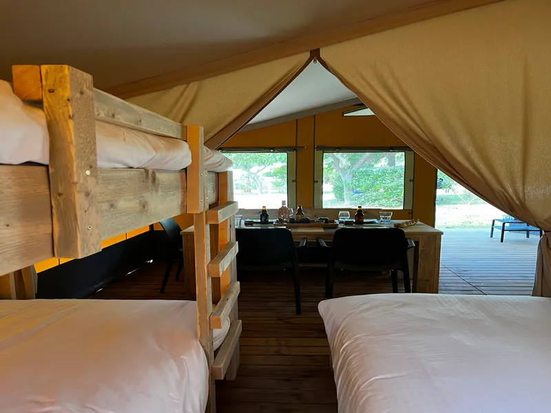 Safari Lodge 37 M2 (Sans Sanitaires), 2 Chambres, Terrasse Couverte