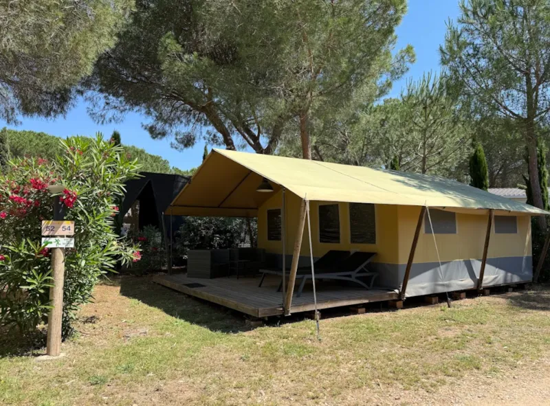 Safari Lodge 37 M2 (Sans Sanitaires), 2 Chambres, Terrasse Couverte