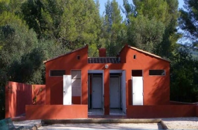 Package Confort : Pitch 1 car + tent, caravan or camping-car + electricity (10A)