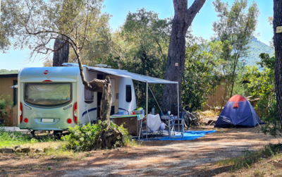 Package Confort : Pitch 1 car + tent, caravan or camping-car + electricity (10A)