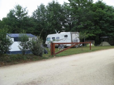 Comfort Package (1 tent, caravan or motorhome / 1 car / electricity 10A)