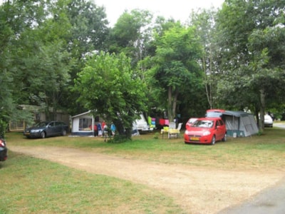 Comfort Package (1 tent, caravan or motorhome / 1 car / electricity 10A)