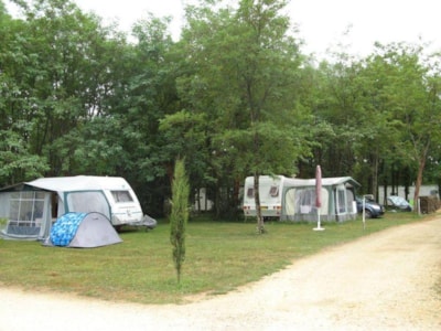 Comfort Package (1 tent, caravan or motorhome / 1 car / electricity 10A)