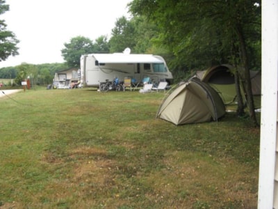 Pitch Trekking Package for 1 person by foot or by bike with tent (17h-9h)