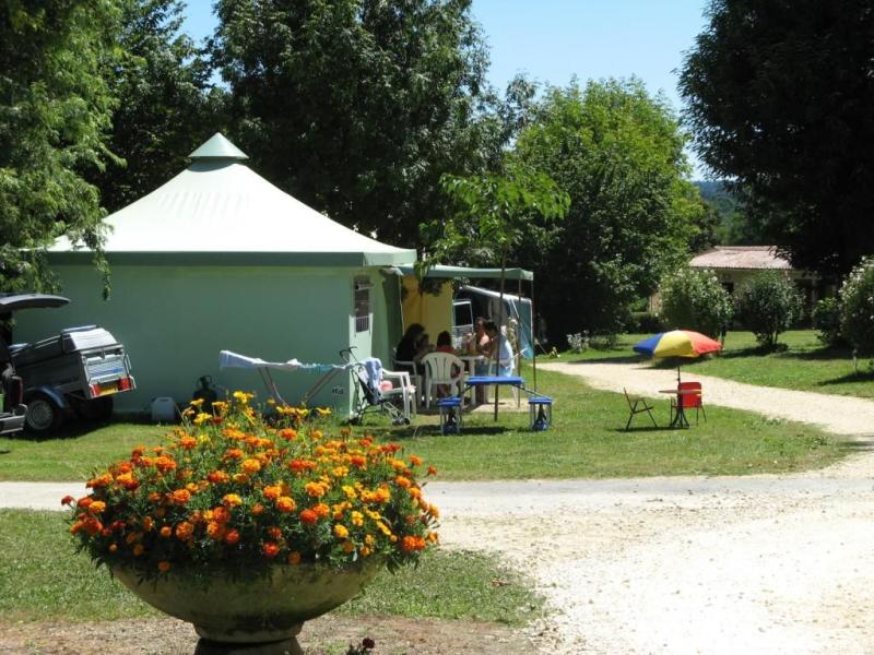 Location - Lodge Standard Sans Sanitaire 20M² 2 Chambres + Terrasse Semi Couverte - Flower Camping Les Nauves