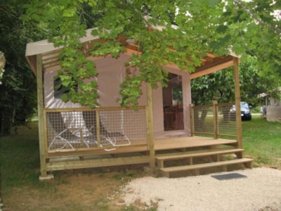 Lodge Standard 19m² 2 bedrooms + sheltered terrace (without toilet blocks)
