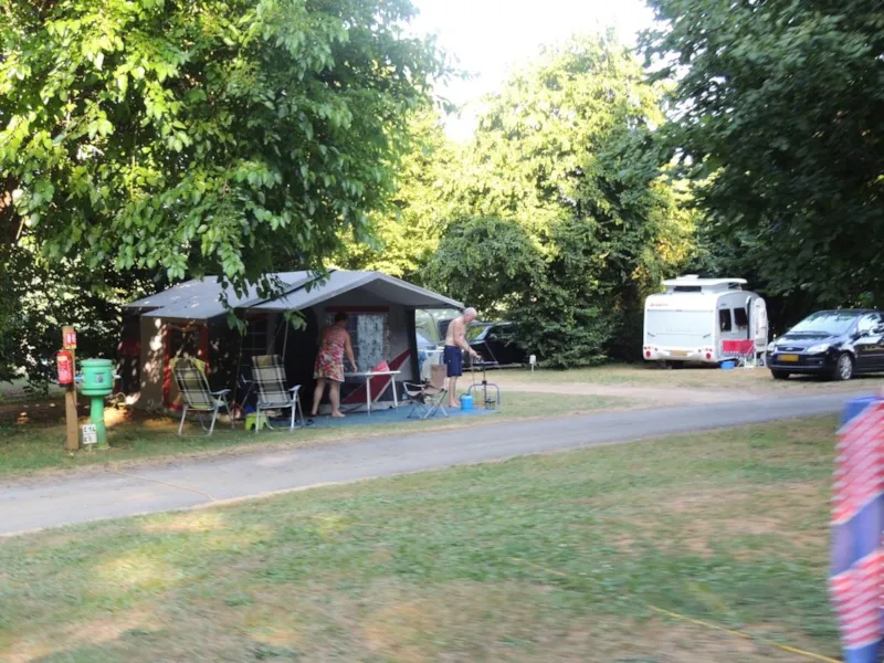 Forfait Grand Confort (1 Tente, Caravane Ou Camping-Car / 1 Voiture)