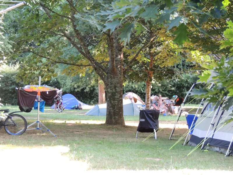 Forfait Confort (1 Tente, Caravane Ou Camping-Car / 1 Voiture / Électricité 10A)
