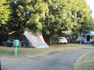 Privilege Package (1 tent, caravan or motorhome / 1 car / electricity 10A)