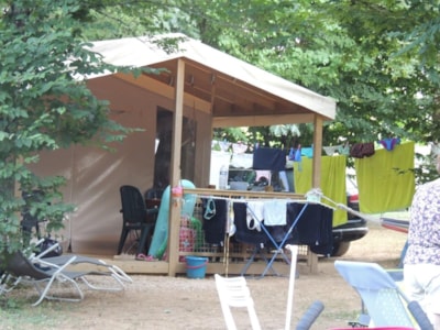 Lodge Standard 19m² 2 bedrooms + sheltered terrace (without toilet blocks)