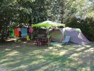 Comfort Package (1 tent, caravan or motorhome / 1 car / electricity 10A)