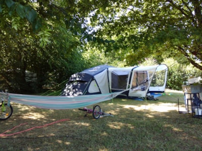 Comfort Package (1 tent, caravan or motorhome / 1 car / electricity 10A)