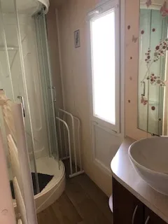 Mobil-Home Confort 40M² (2Ch - 4Pers) - Terrasse Semi-Couverte 27M² + Lave-Vaisselle + Clim + Tv