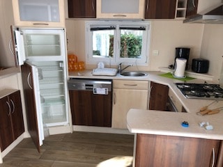 Mobil-Home Confort 40m² (2 bedrooms - 4pers) - semi-covered terrace 27m² + Dishwasher + Air + TV