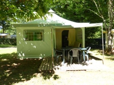 Lodge Standard 20m² 2 bedrooms without toilet blocks + Half-covered terrace