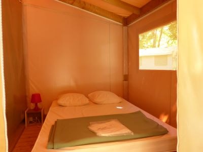 Lodge Standard 19m² 2 bedrooms + sheltered terrace (without toilet blocks)