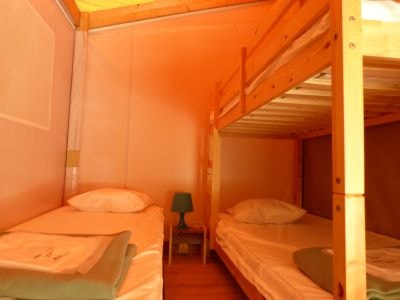 Lodge Standard 19m² 2 bedrooms + sheltered terrace (without toilet blocks)