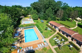 Flower Camping Les Nauves - Ucamping