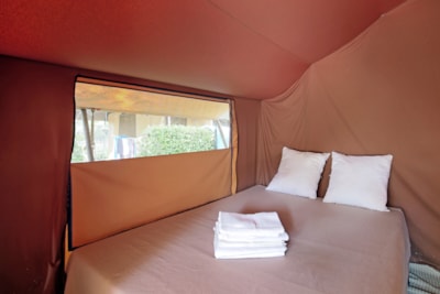 Classic IV Wood & Canvas tent — 2