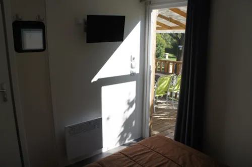 Huuraccommodatie(s) - Stacaravan Premium 32M² 2 Kamers + 2 Badkamers + Bed 160 + 2 Tv + Airconditioning - image n°9 - Flower Camping Le Riviera