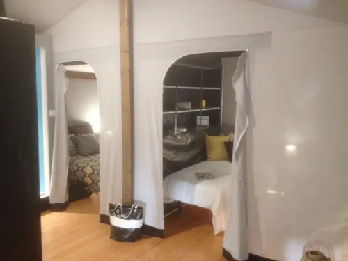 Mietunterkunft - Lodge Confort + 25M² 2 Schlafzimmer - image n°3 - Flower Camping Le Riviera