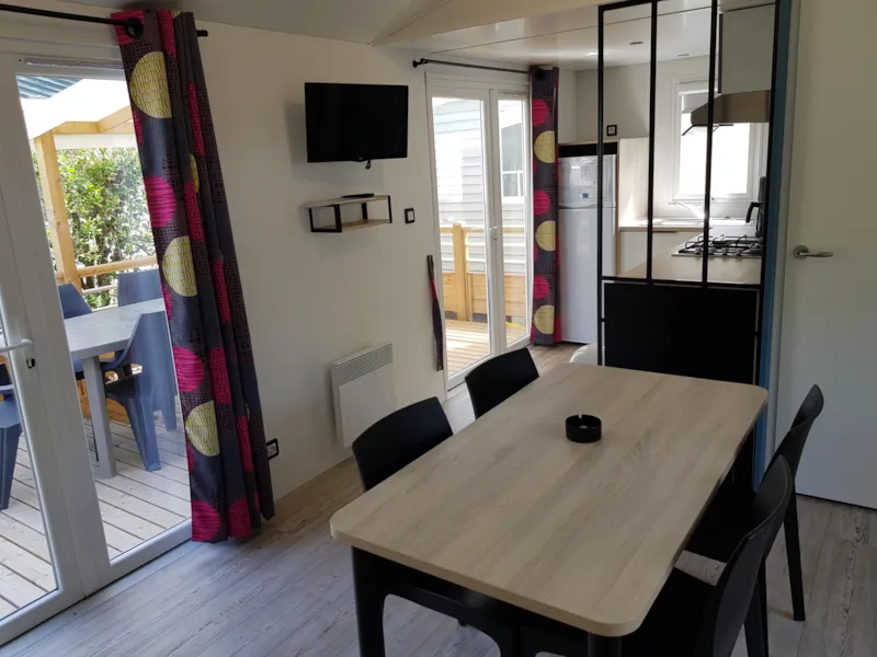 Mobil Home Premium 32 M² 2 Chambres + Terrasse 12M² Semi-Couverte (9M²) + Tv + Climatisation