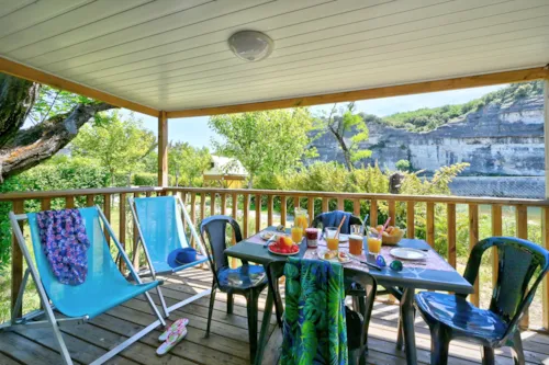 Accommodation - Mobile Home Premium 27 M² 2 Bedrooms + Tv + Air-Conditioning + River Vue - image n°2 - Flower Camping Le Riviera