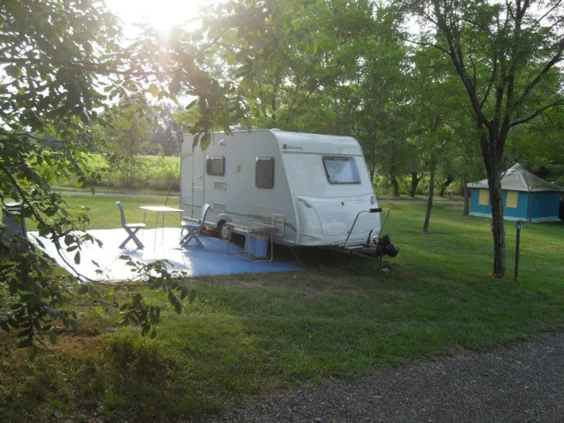 Forfait Confort 6A (1 Tente, 1 Caravane Ou 1 Camping-Car 5M Max / 1 Voiture)