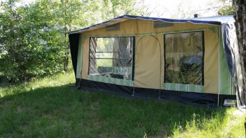 Pitch - Comfort Pitch 10A (1 Tent, 1 Caravan Or 1 Motorhome 5M Max/ 1 Car) - image n°2 - Flower Camping Saint Amand