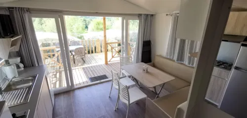 Mietunterkunft - Mobilheim Premium 33 M² (4P-2 Zimmer), Klima, Tv, Geschirrspüler, Bett 160, Plancha, Nespresso - image n°2 - Flower Camping Saint Amand