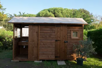 Stellplatz - Freecamp Premium Paket (Privater Stellplatz, Wc Und Dusche) - Flower Camping Saint Amand