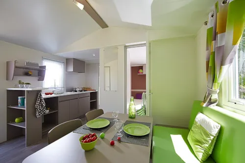 Mietunterkunft - Mobilheim Confort 27M² (4P-2 Zimmer), Klima, Tv - image n°4 - Flower Camping Saint Amand