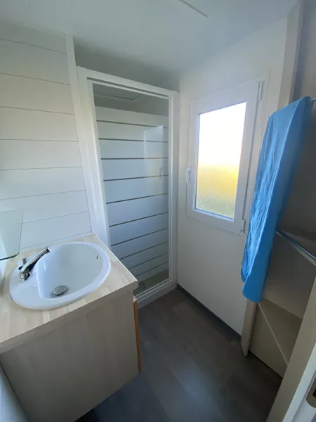 Accommodation - Mobile-Home Confort 32 M² (6P-3 Bedrooms), Airco, Tv - image n°4 - Flower Camping Saint Amand