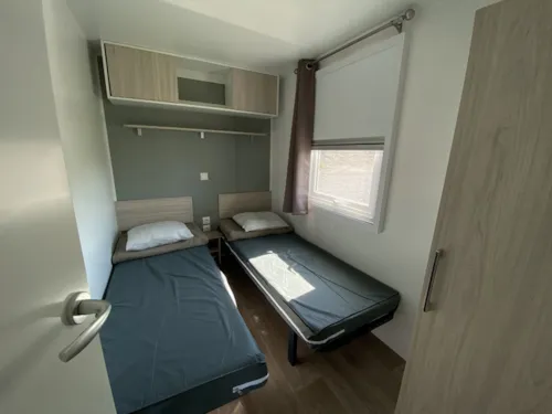 Mietunterkunft - Mobilheim Premium 33 M² (4P-2 Zimmer), Klima, Tv, Geschirrspüler, Bett 160, Plancha, Nespresso - image n°5 - Flower Camping Saint Amand