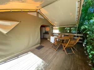 Locatif - Lodge Canada Comfort 35m² (6p-3ch), ohne Sanitäranlagen - Flower Camping Saint Amand