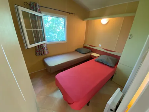Accommodation - Mobile-Home Confort 32M² (4P-2 Bedrooms), Airco, Tv - image n°5 - Flower Camping Saint Amand