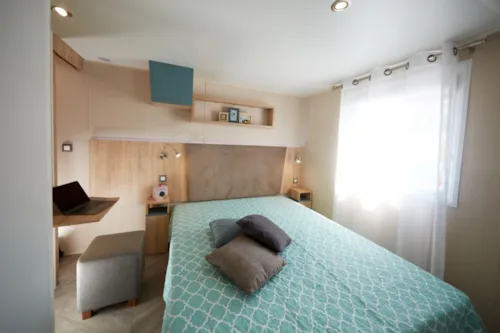 Accommodation - Mobile-Home Luxe 40 M² (4P-2 Bedrooms), Air Conditionning, Tv, Dishwasher, Plancha, Nespresso - image n°6 - Flower Camping Saint Amand