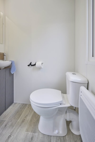 Freecamp Premium Package (pitch, private toilet and shower)