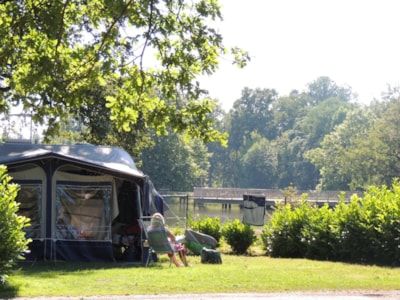 Comfort Package (1 tent, caravan or motorhome / 1 car / electricity 6A)