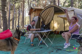 Stellplatz - Stellpatz Nature - Zelt Ohne Gras - Camping Sierra de Albarracín "Las Corralizas 1.727m"