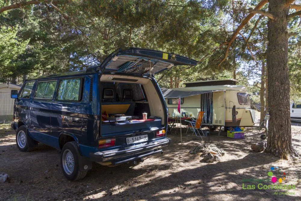 Kampeerplaats(en) - Natuurlijk Perceel Voor Caravan - Camping Sierra de Albarracín "Las Corralizas 1.727m"