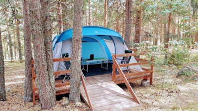 Accommodation in an already assembled camping tent — 2