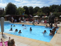 Baignade Flower Camping Le Jardin De Sully - Saint Père Sur Loire