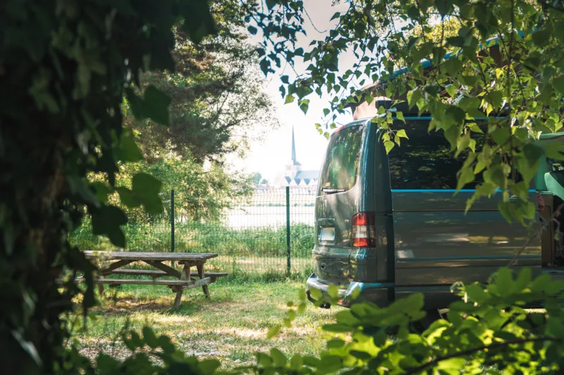 Emplacement Bord De Loire (Tente 2.5M*2.5M Maxi - Van 2.10M Max)