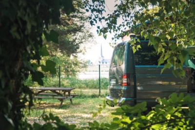 Camping pitch for tent 2.5m * 2.5 m maxi - van 2.10m maxi - on the edge of the Loire Valley -