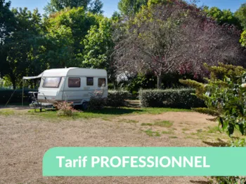 Stellplatz - [Réservé Aux Professionnels] Emplacement Confort - Flower Camping Le Jardin de Sully