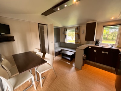 Mobile-home Confort 38m² 3 bedrooms + TV + sheltered terrace 18m² + 2 bathrooms